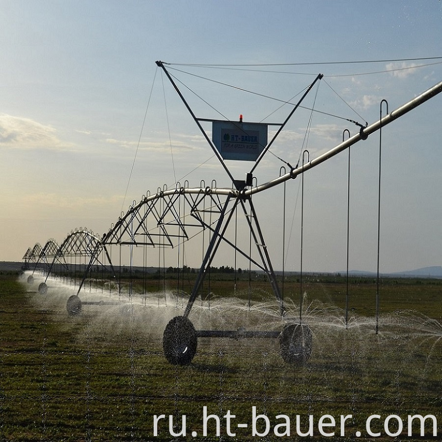Agricultural Center Pivot Irrigation System3